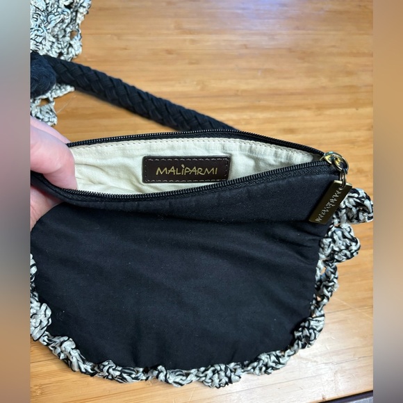 EUC Maliparmi- Stylish Black and Cream Woven Bag - Picture 6 of 11